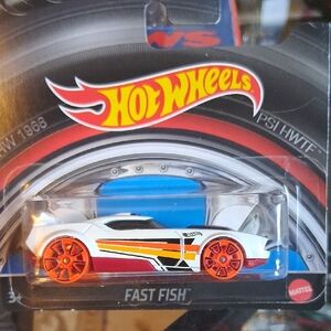 HOT WHEELS FAST FISH CAR